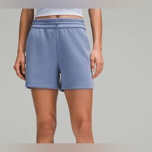 Lululemon Softstreme High-Rise Short 4"
Oasis Blue